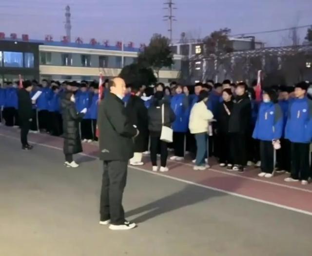 辞职书怎么写简单员工，辞职书怎么写简单员工模板